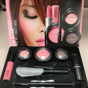 MAC Look in a Box - Sweet Miss